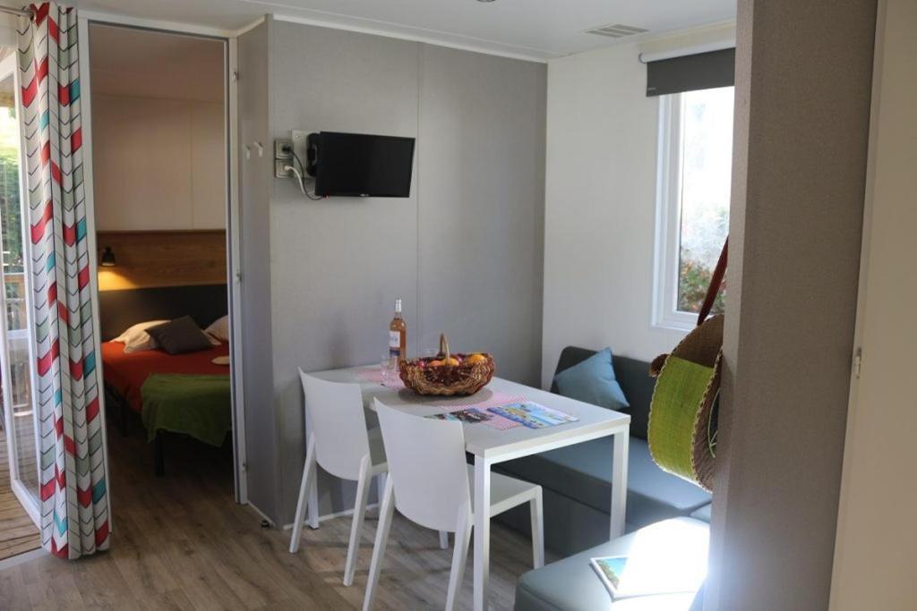 Camping Parc Mogador Sanary-sur-Mer Exterior photo